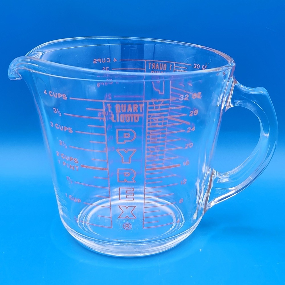 Vintage 1 quart PYREX‎ measuring cup N-18, 532, D Handle